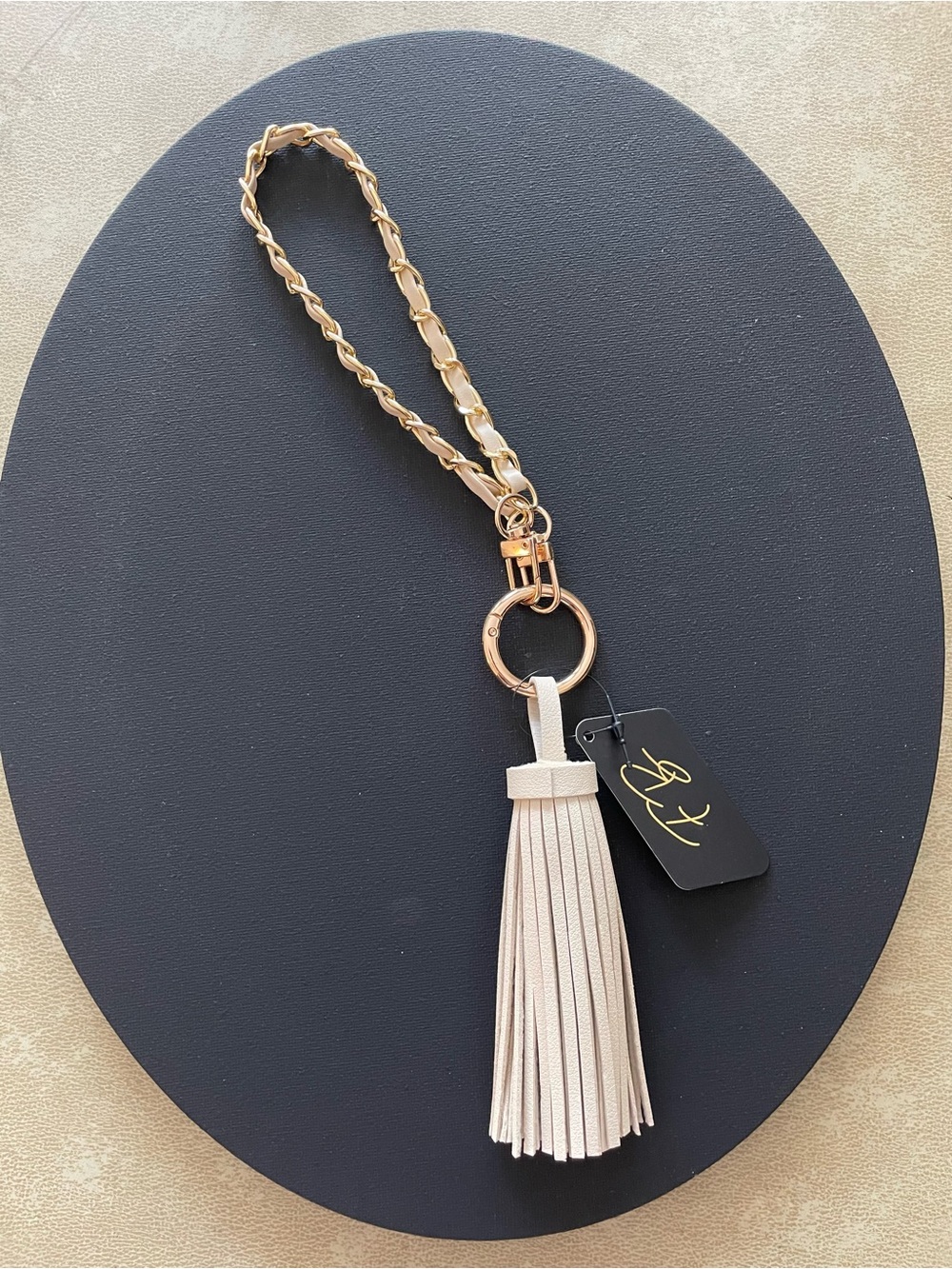 Faux Leather Cream & Gold Chain Tassel Keychain NWT - Picture 2 of 2